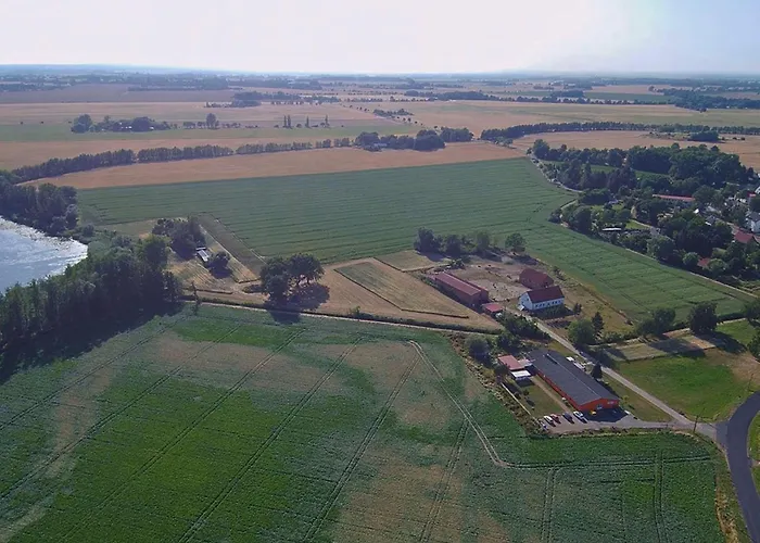 Family In Bleyen-genschmar 아파트 *